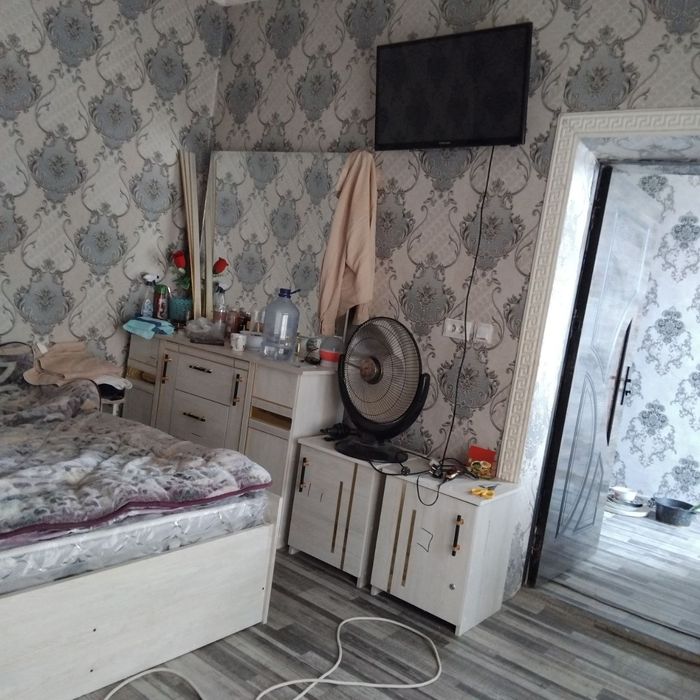 Уй сотилади: Срочно иштихонда кулай жойда жойлашган.