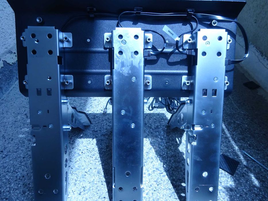 Продавам Fanatec CSL Pedals Load Cell с CSL Pedals Tuning Kit