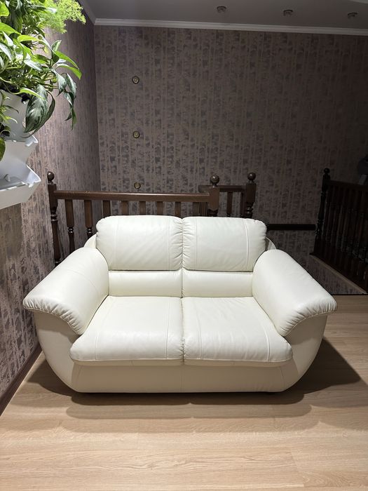 Диван  1.5 метра кожаный