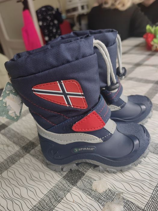 Зимни ботуши, размер 20, Spirale, Италия. За едногодишно бебе