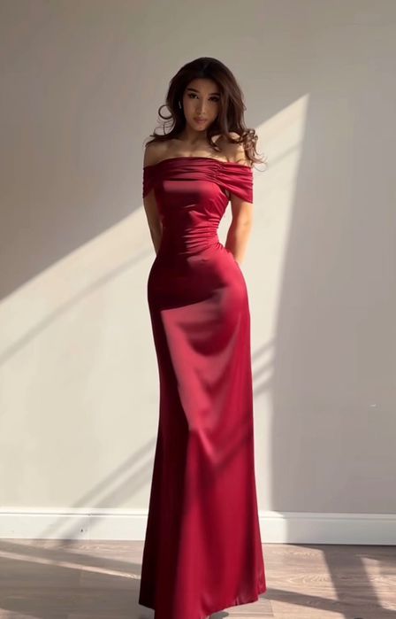 Вечернее бордовое платье