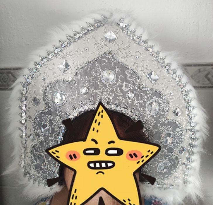 Головной убор Снегурочки.