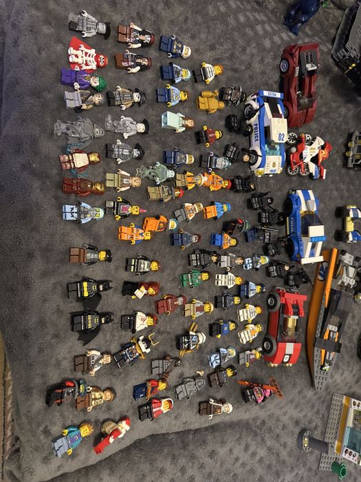 Figurine lego , masini, elicoptere, etc