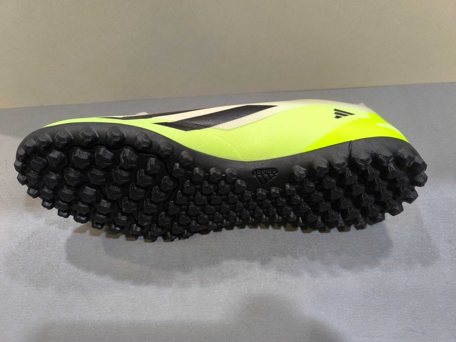 Adidas N42,5/27sm.Футболни стоножки.Нови.Оригинал.