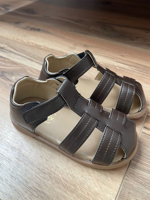 Продам детские сандали