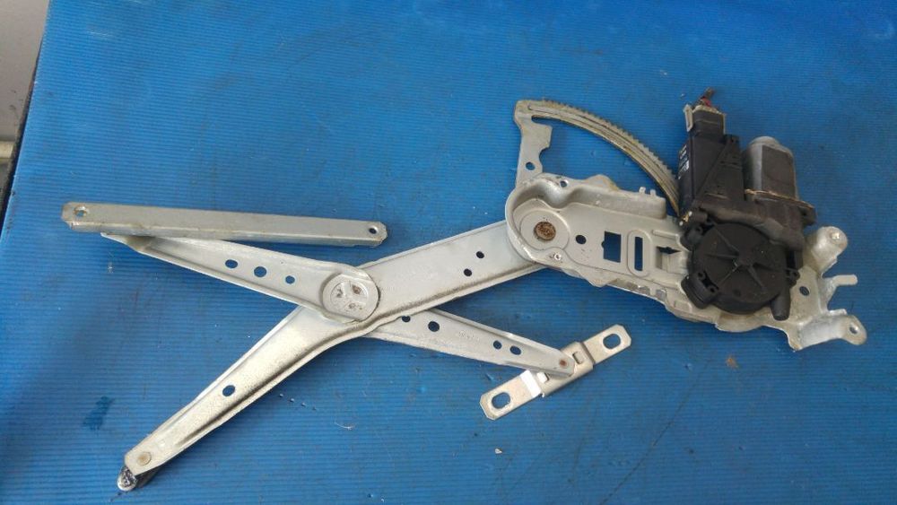 macara cu motoras usa dreapta opel corsa c  2 usi 24466594