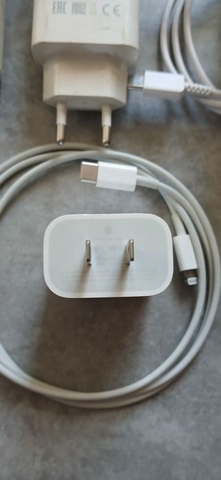 Продам зарядки для телефонов оригинал 100%