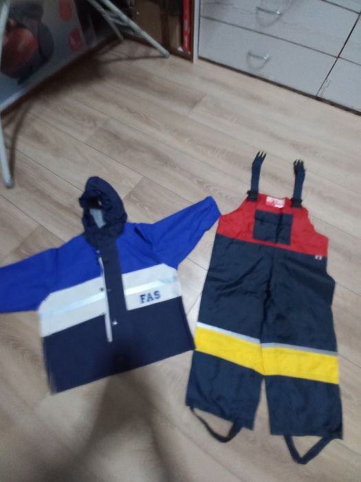 Gecuta/ pantalon ploaie 86,92