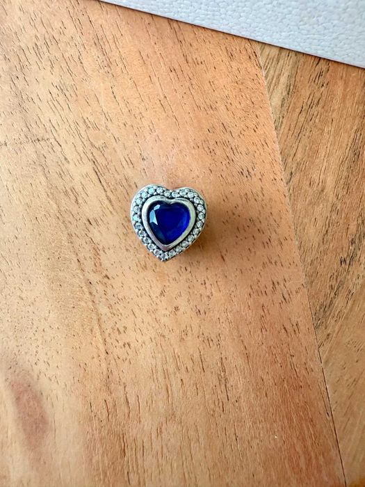 Оригинални Pandora гривна и висулки – сребро, позлата