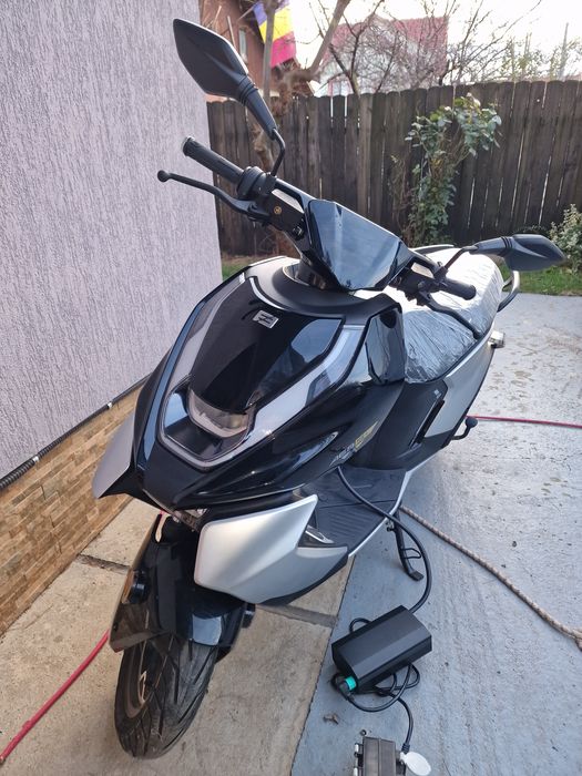 Scuter electric ZEEHO AE8S+ '24