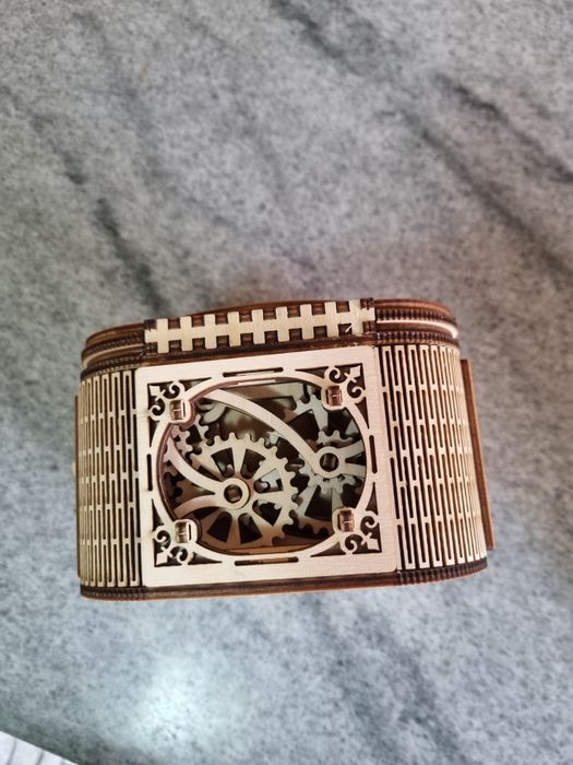 Шкатулка из фанеры механическая