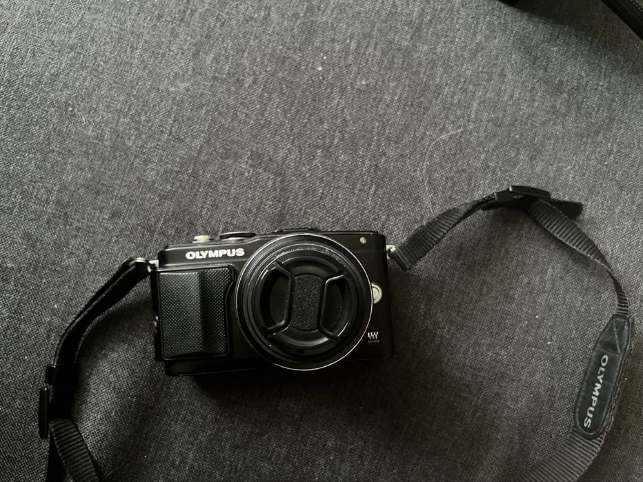 Olympus E-PL5 - Aparat Foto Mirrorless Compact - Obiectiv 14-42mm - Baterie Nouă
