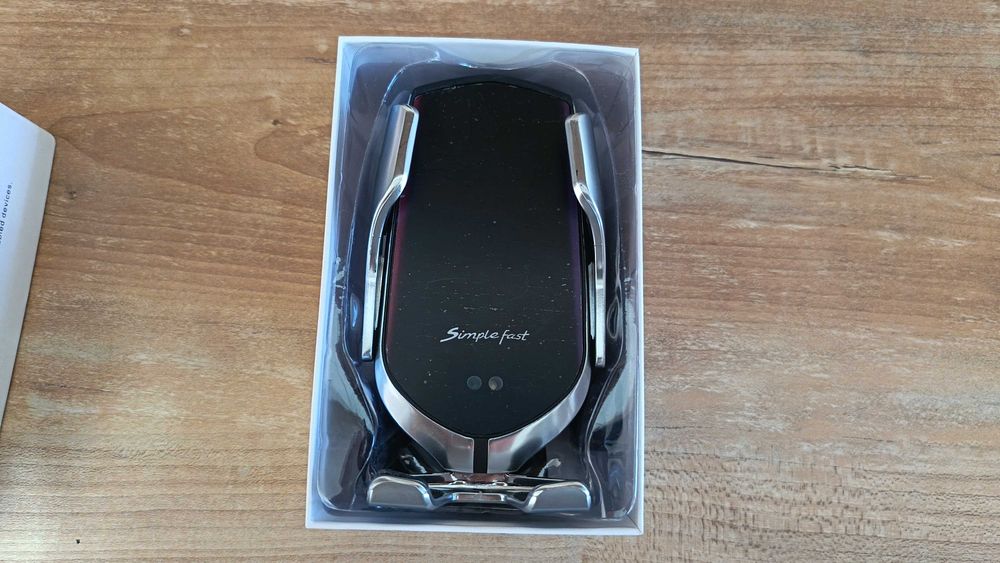 Поставка за телефон с вградено безжично зарядно за кола – Smart Sensor