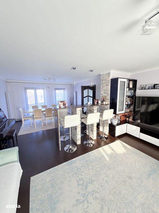 Casa noua cu etaj la Lebada