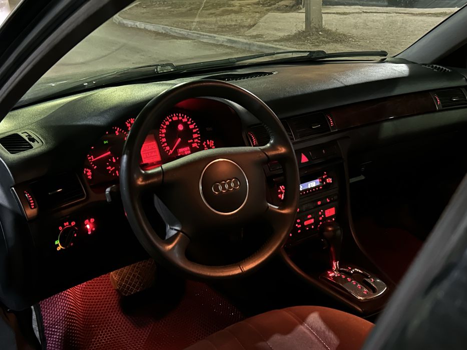 Audi A6 C5 1997 года 2.4