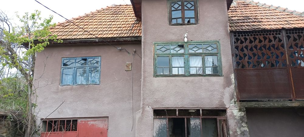 Vând casa an com.Podeni  Mehedinti