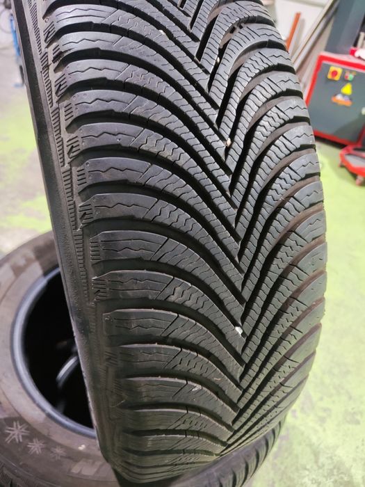 2 бр 205/60/16 Michelin 23г