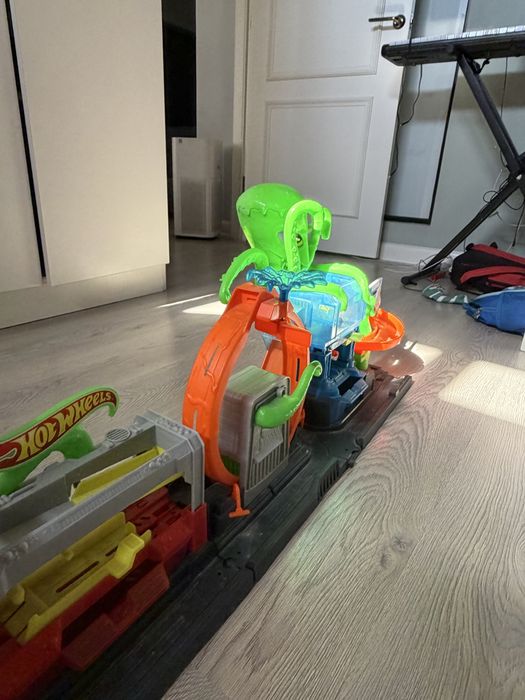 Автомойка Hot Wheels с осьминогом