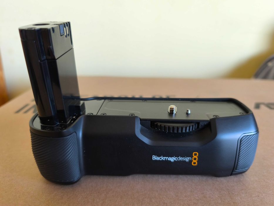 Battery grip Blackmagic Design Pocket Cinema Camera 4к