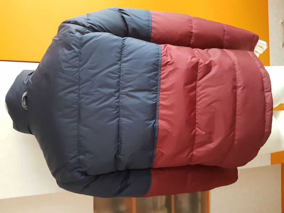 Двулицево Tommy Hilfiger мъжко зимно пухено яке размер S новo