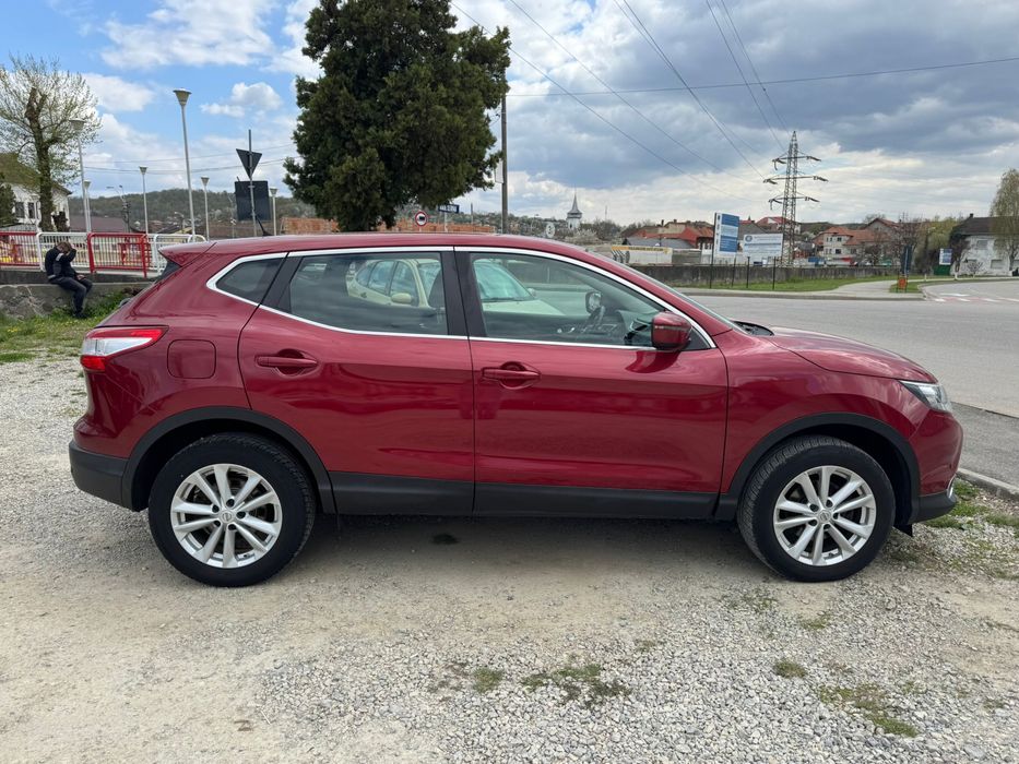 Nissan Qashqai 1.2benzina Euro6