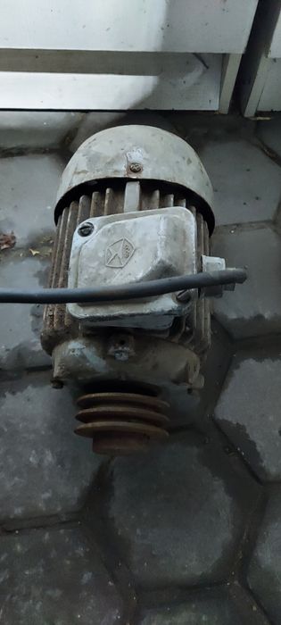 Прдам электродвигатели