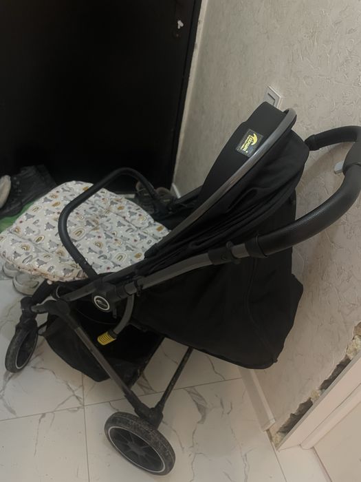 Коляска прогулочная