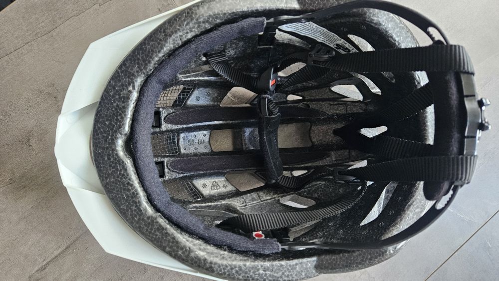 Вело каска UVEX  I-vo cc