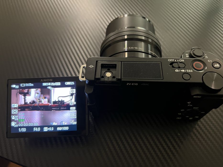 Sony Alpha ZV-E10, 24.2MP, 4K + Обектив 16-50mm