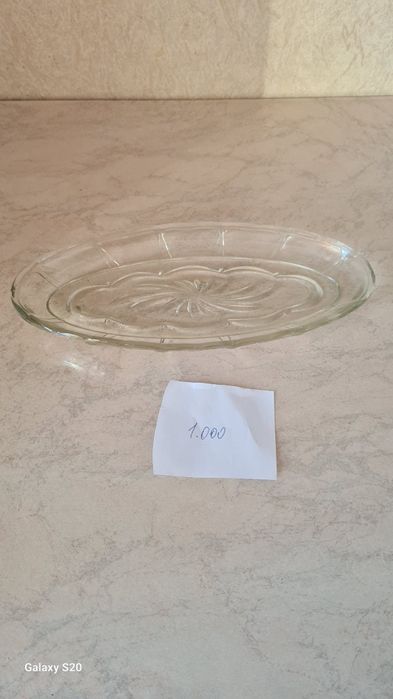 Посуда сервизы, пиалки, вазы.