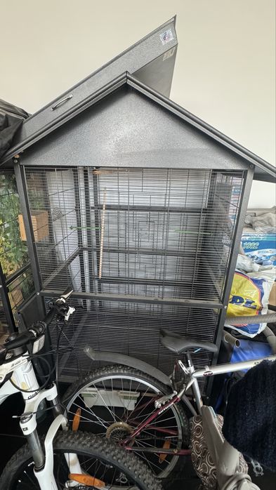 Voliera mare papagali, cinteze, canari