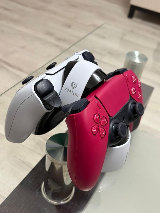 PS 5 2 Manete + incarcator