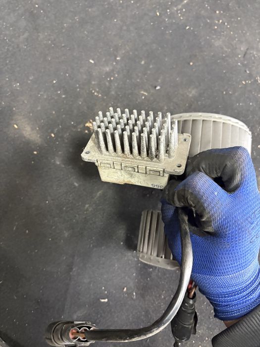 Vw phaeton 3.0tdi 2005 година Мотор и реостат парно