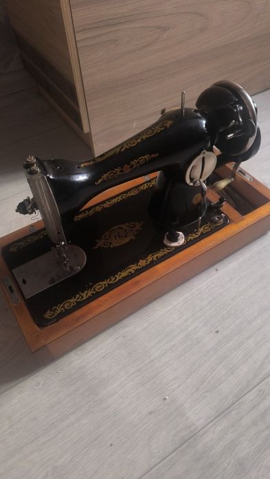 Ручная швейная машинка