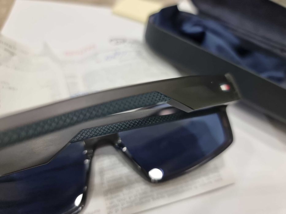 Слънчеви очила TOMMY HILFIGER