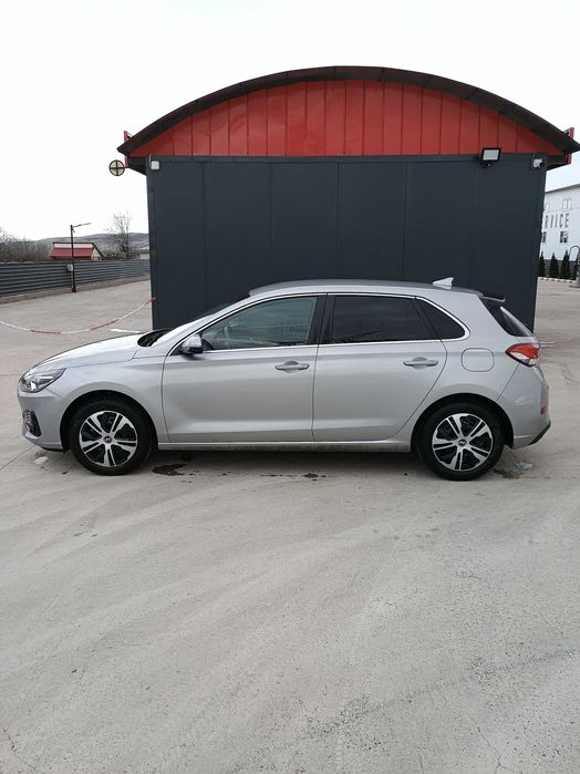 Hyundai I30 2024 110 cp in garantie 2029 bonus anvelope Hankook de iarna montate cu jante noi dot noiembrie 2024