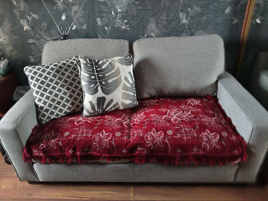 Продам двухместный диван производства Ashley (американский бренд)