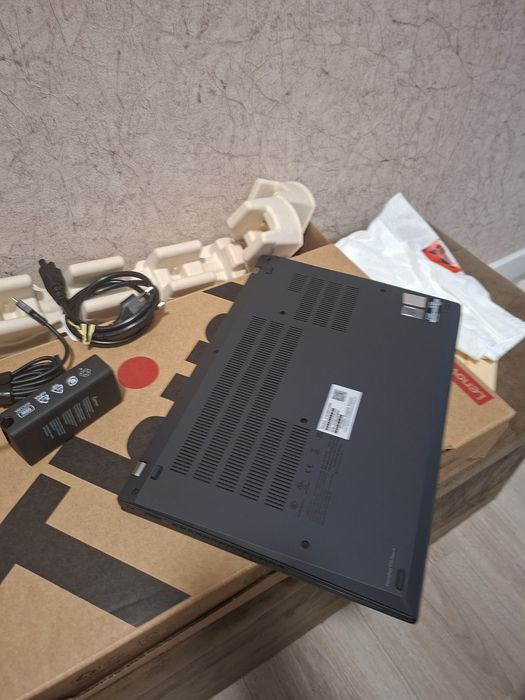 ThinkPad T14 Gen 3, 14" TOUCH, Ryzen 7, 32Gb, 512Ssd, 5G