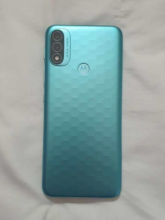 Motorola E 20...