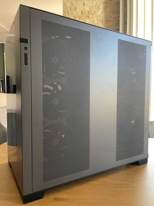 Продавам Супер Мощен Компютър (WORKSTATION / GAMING)