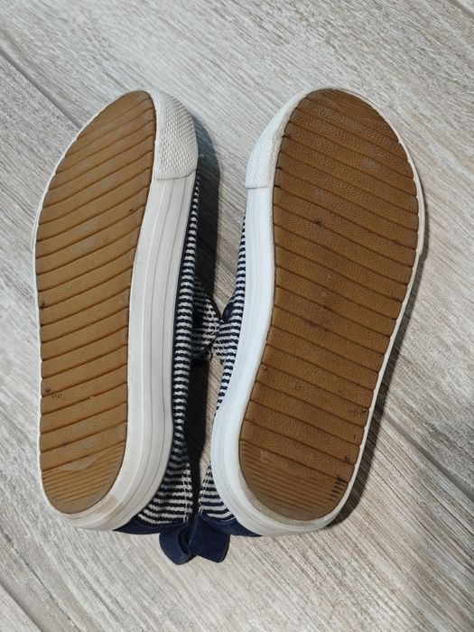 Кецове на сини райета марка h and m