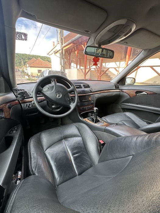 Mercedes e220 w211