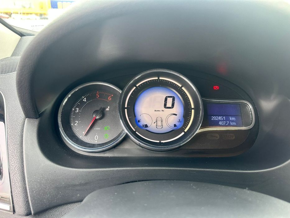 Renault fluence 1 .5 dci 2013.05