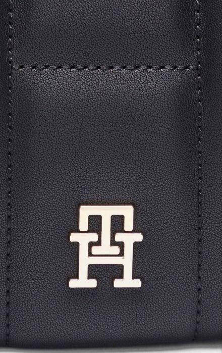 Нова дамска чанта Tommy Hilfiger