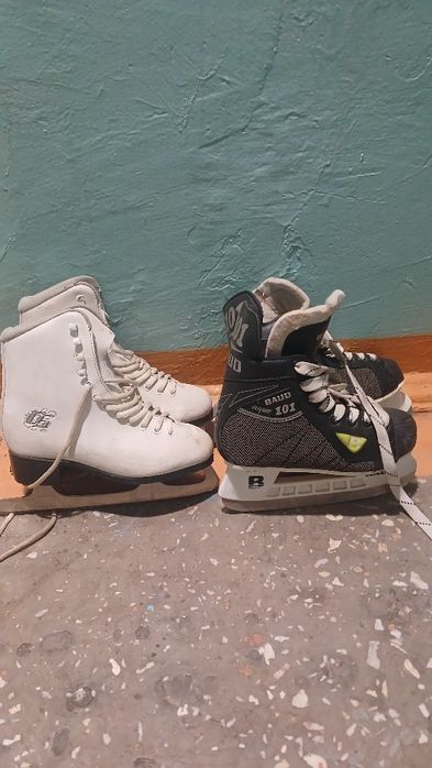 Продам коньки по 5 тыс. Размер 35 для мальчика,36 для девочки