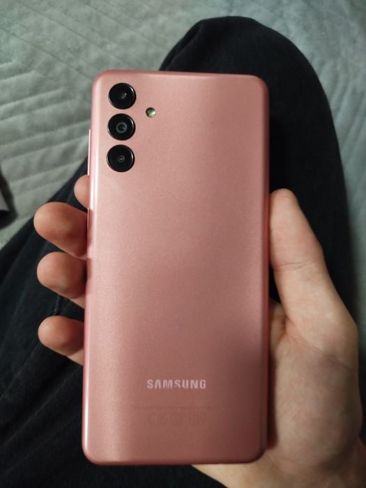 Продаю samsung galaxy a04s