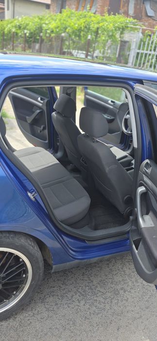 Vând vw golf 5 1.6 fsi