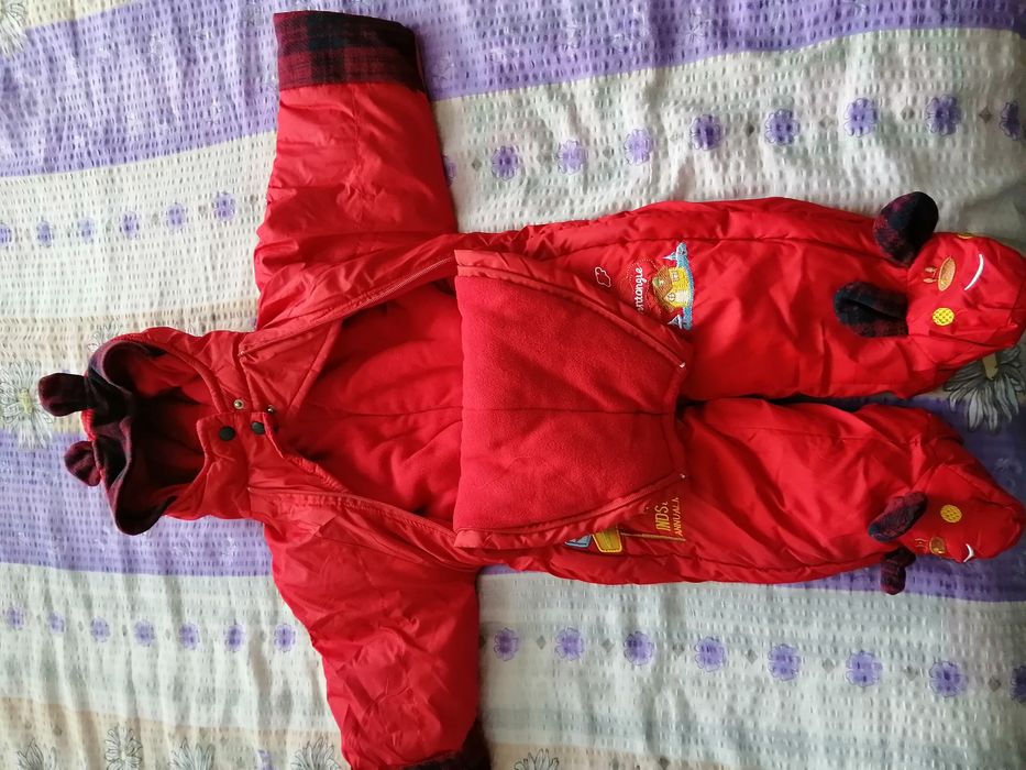 Космонавти за бебе-цената е за двата