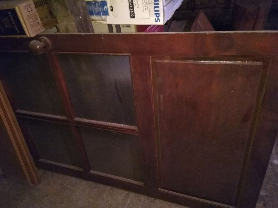 Плъзгаща врата подходящ за преграждане на различни температури разлики