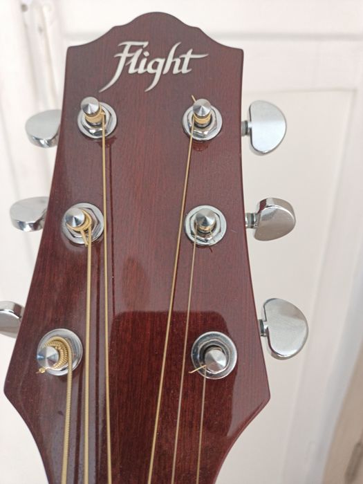 Продаётся электроакустическая гитара flight d 200Na. Гитара в отличном